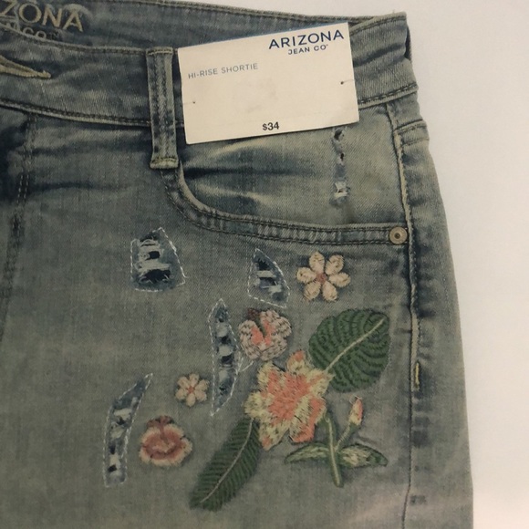🆕 Arizona Jean Co  Hi - Rise shortie Size 13 - Picture 3 of 9
